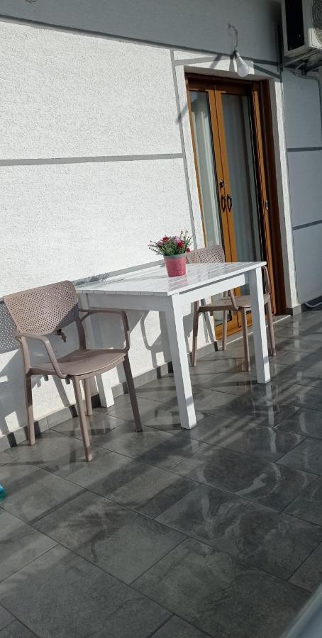 Amar Seaside Apartment Ksamil Luaran gambar