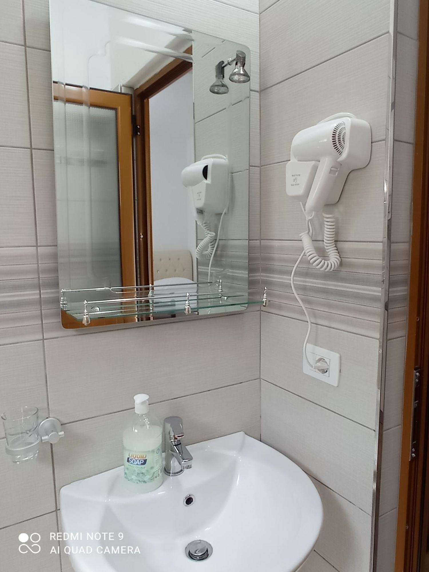 Amar Seaside Apartment Ksamil Luaran gambar